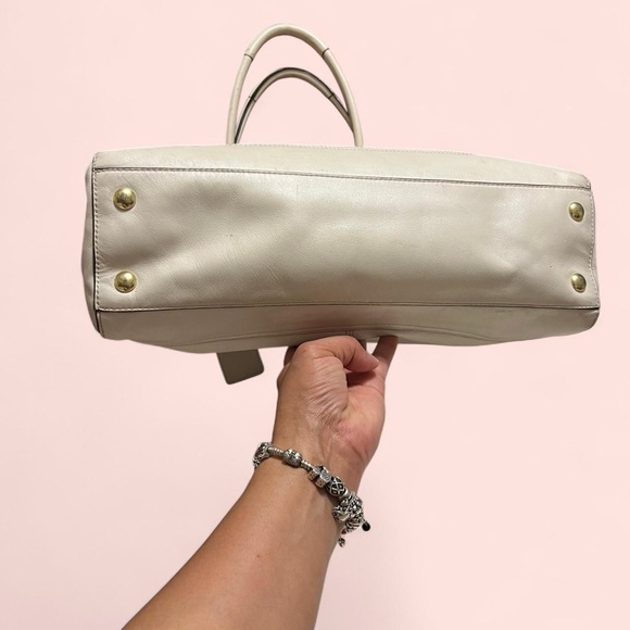 Coach - Picture 3 of 13